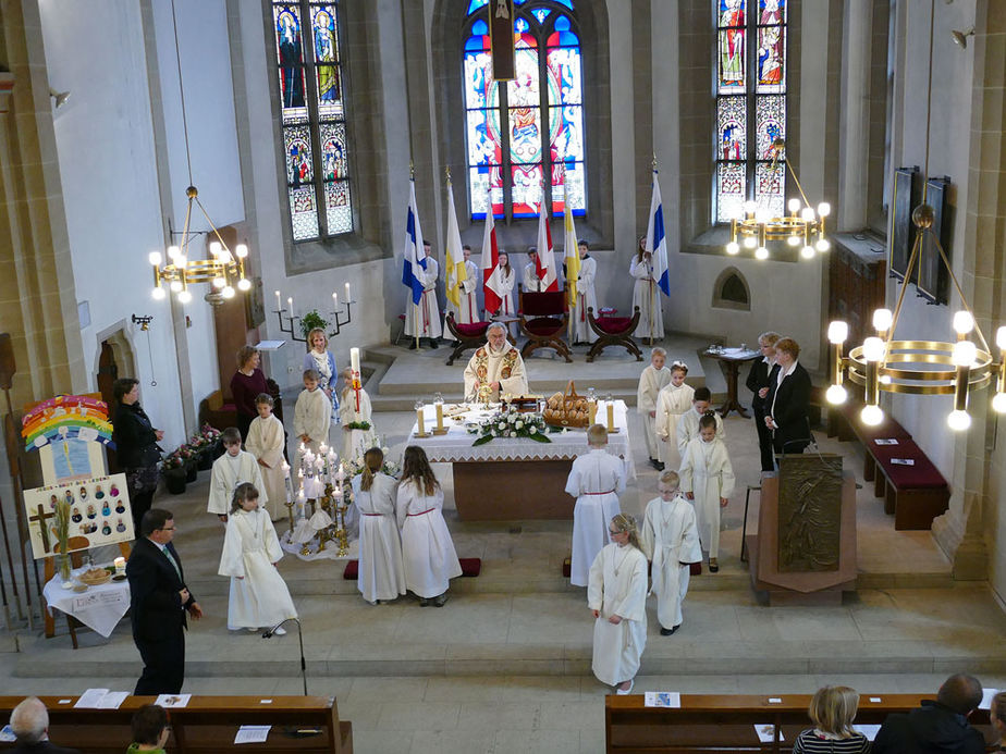 1. Heilige Kommunion in St. Crescentius (Foto: Karl-Franz Thiede)